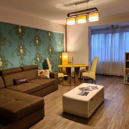 Central Cosy Apart Oradea Appartement Buitenkant foto