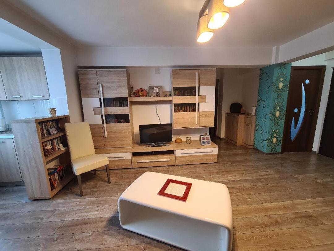 Central Cosy Apart Oradea Appartement Buitenkant foto