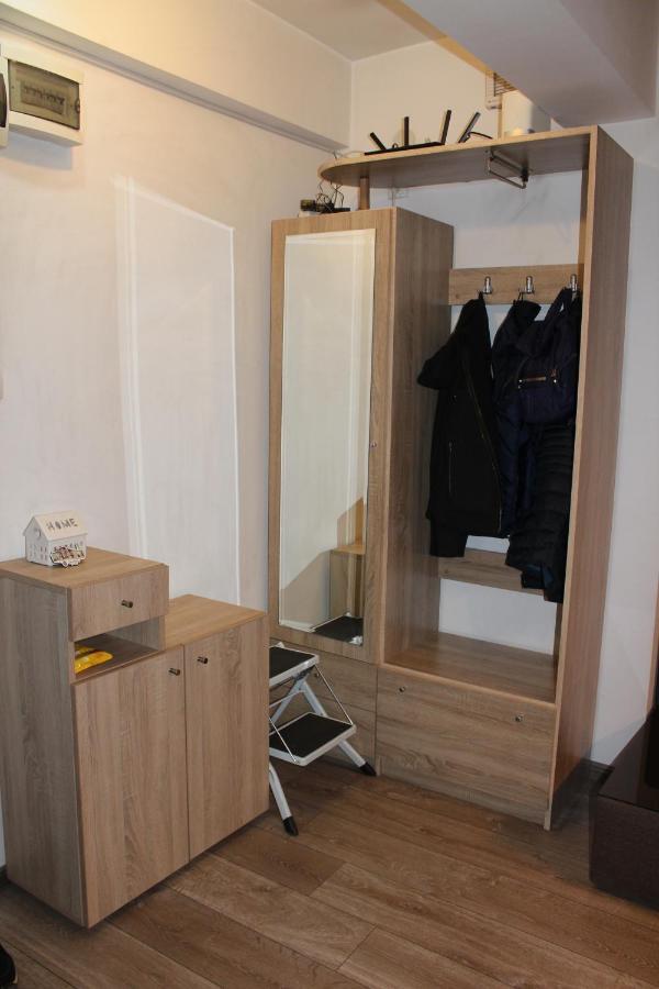Central Cosy Apart Oradea Appartement Buitenkant foto