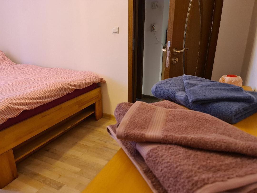 Central Cosy Apart Oradea Appartement Buitenkant foto